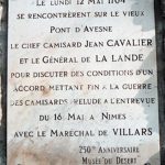 Plaque rappelant l'entrevue en 1704 entre le chef camisard Jean Cavalier et le général de La Lande