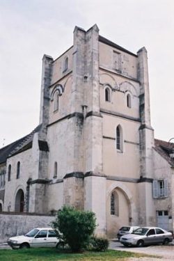Jouarre : tour de l'abbaye bénédictine