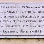 Plaque rappelant le souvenir du pasteur du Désert Paul Rabaut (1718-1794) à Nîmes (Gard).