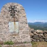 Stèle au col de Mouzoulès