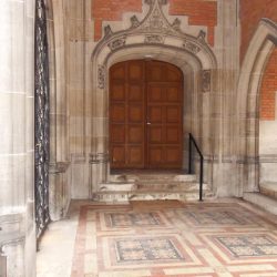 Porte d’accès du temple de Reims au cloître (51)