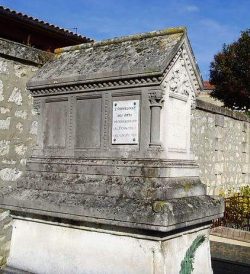 Tombeau de la cantatrice Hortense Schneider au cimetière protestant de Bordeaux (2015)